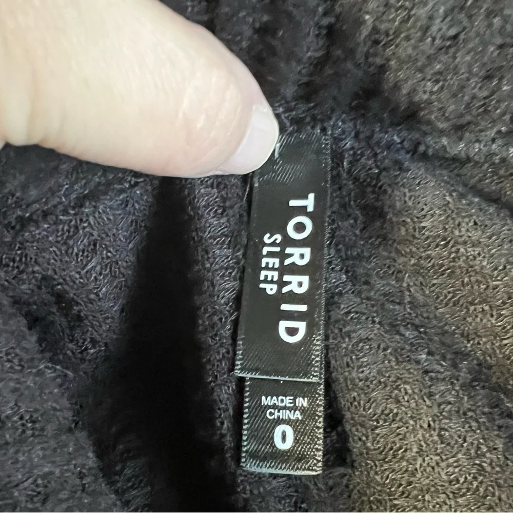 Torrid Super Soft Plush Oversized Black Shirt Sz. 0
Plus Size sleep Lounge - Picture 5 of 7